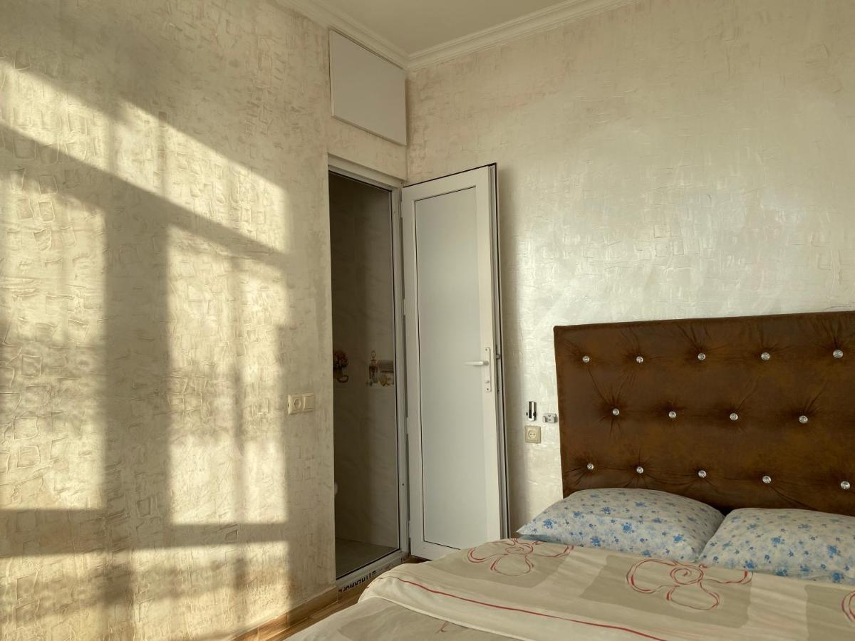 Merab House Batumi Luaran gambar