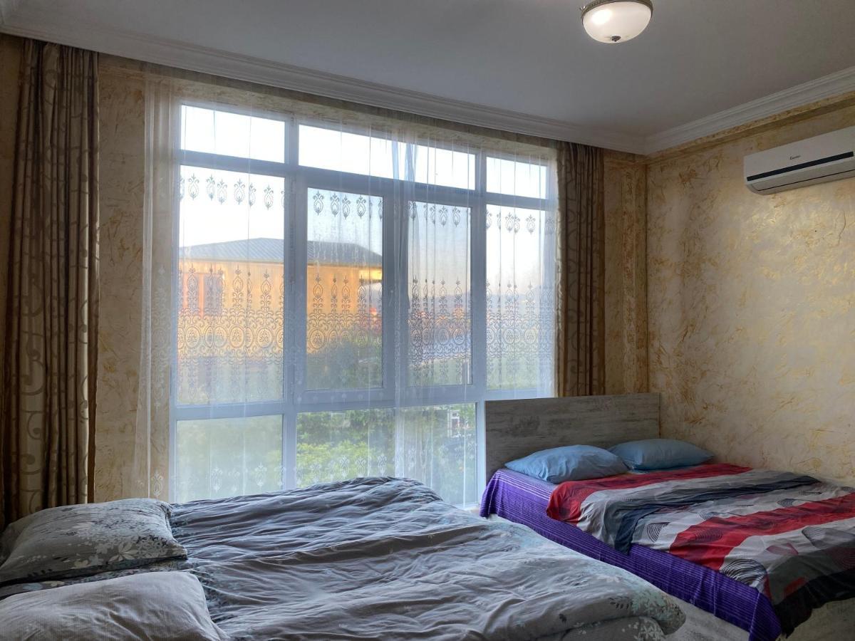 Merab House Batumi Luaran gambar