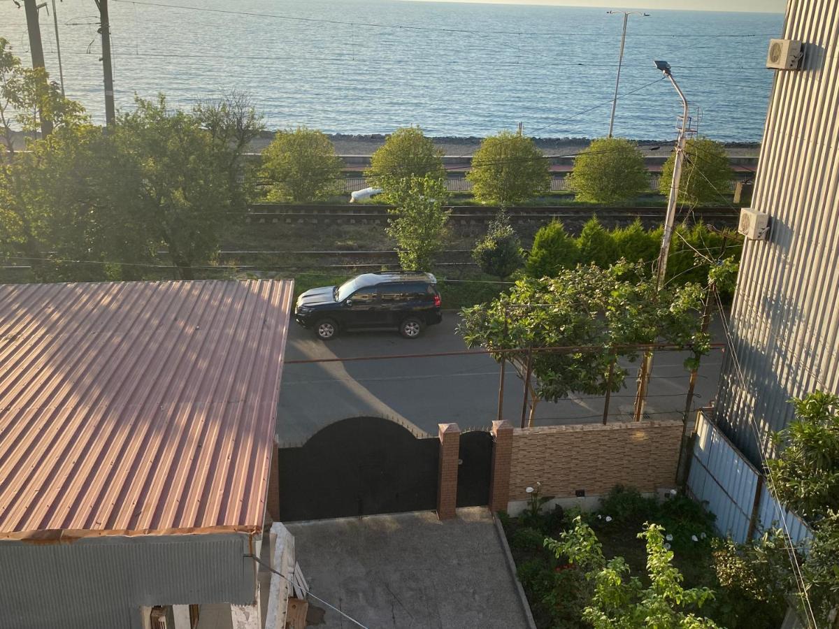 Merab House Batumi Luaran gambar