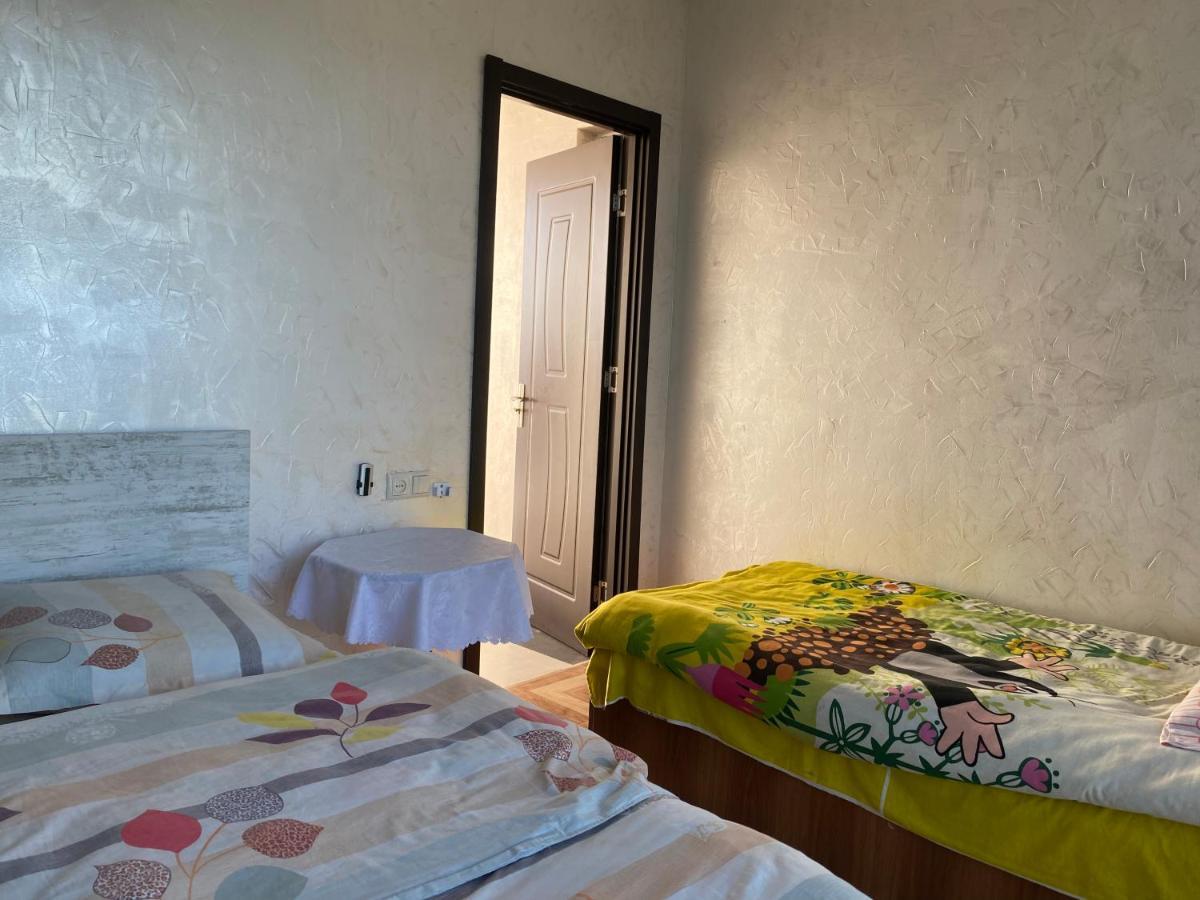 Merab House Batumi Luaran gambar