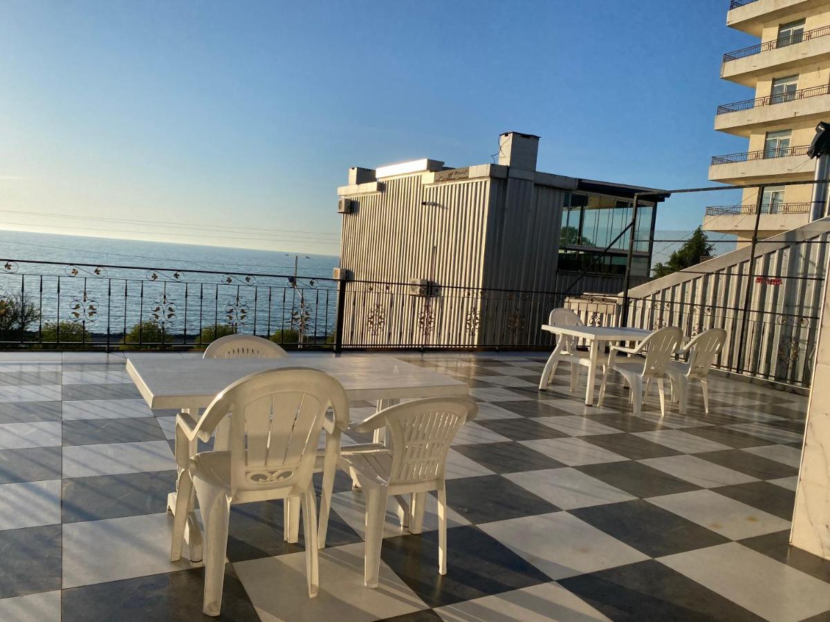 Merab House Batumi Luaran gambar