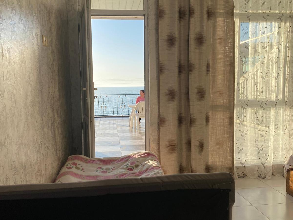 Merab House Batumi Luaran gambar