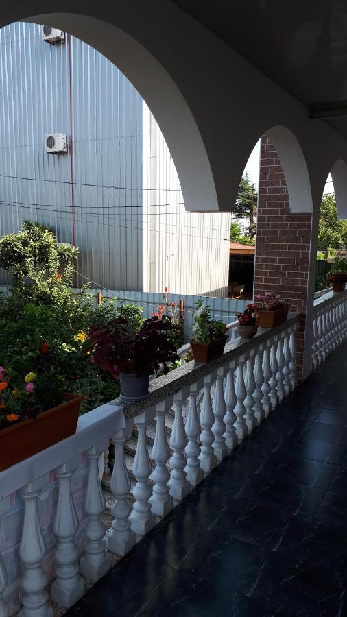 Merab House Batumi Luaran gambar